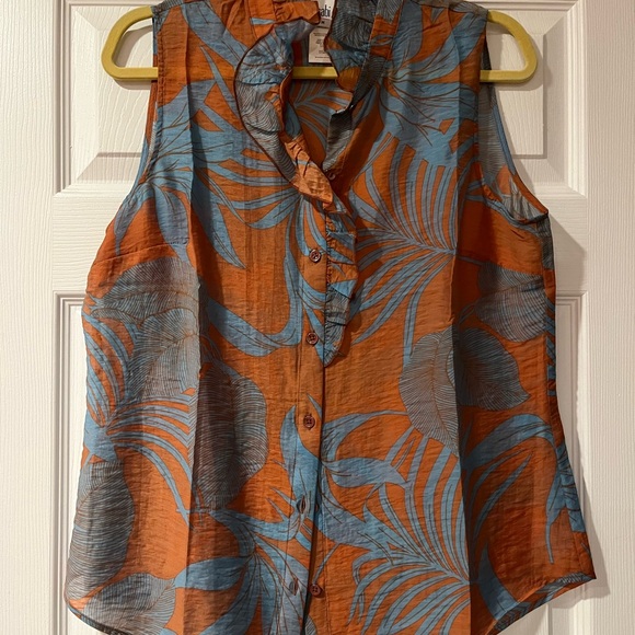 CABI sleeveless topical top - Picture 2 of 8